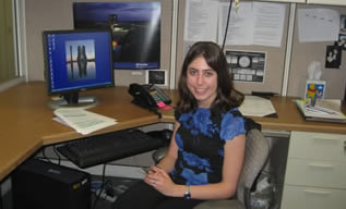 MS student Amelia Williamson interning at Fermilab, 2007