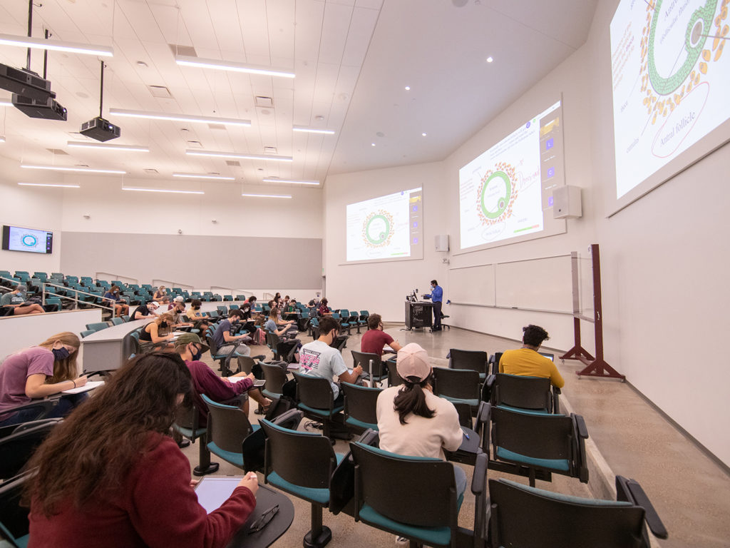 CVMBS Professor Teaches In Innovative Learning Classroom Building