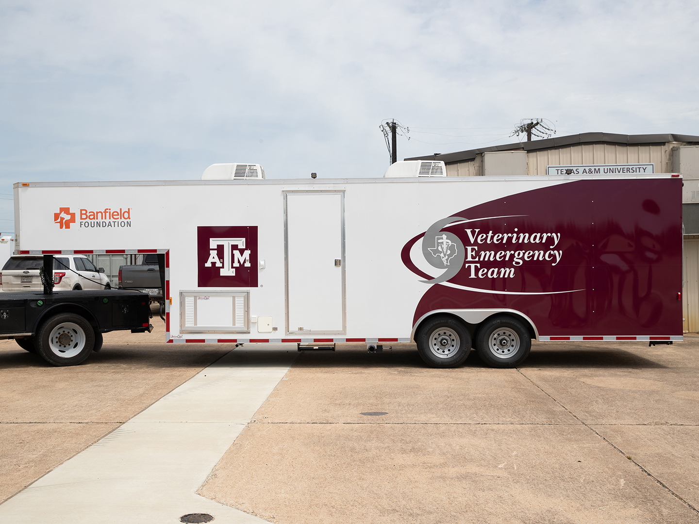 The VET's new trailer donated by the Banfield Foundation