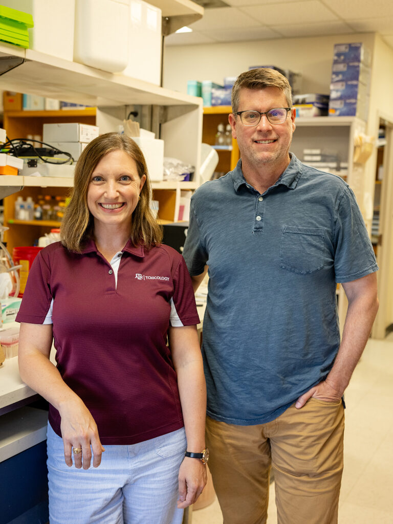 Drs. Johnson and Porter in a research lab