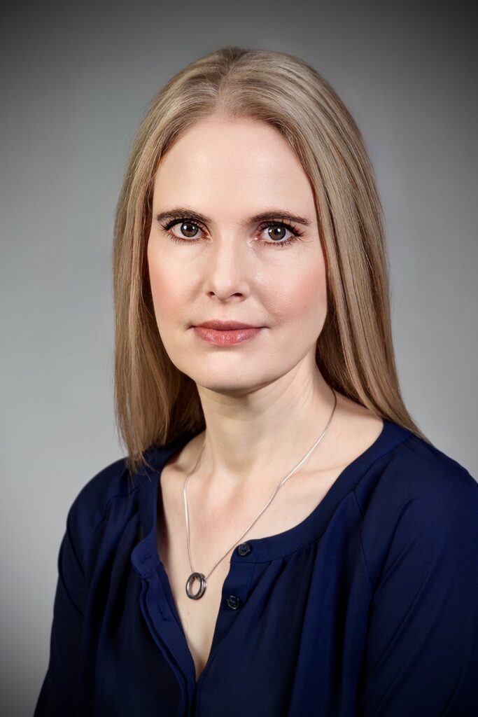 Dr. Christine Budke